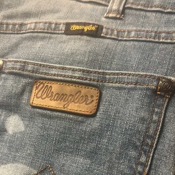 Wrangler Blue Jean Shorts Distressed High-Waisted - Picture 3 of 6
